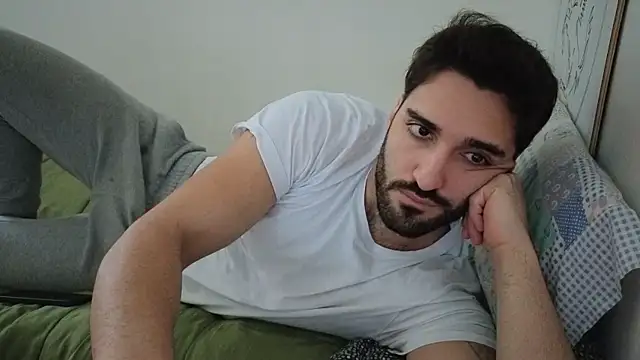 Snapshot of Al3xox02 chatting on 02.12.26 Al3xox02 online show from 02.12.26