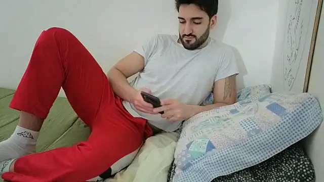 Snapshot of Al3xox02 chatting on 02.19.26 Al3xox02 online show from 02.19.26