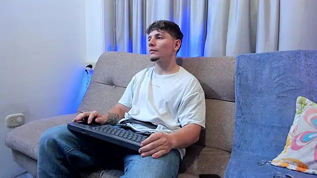 Leoo Miller online show from 02.28.26