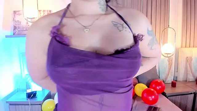 Snapshot of Yaramooun chatting on 02.28.26 Yaramooun online show from 02.28.26