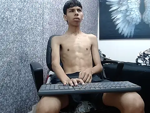 Snapshot of sexyboys_cutex18 chatting on 10.11.25 sexyboys cutex18 online show from 10.11.25