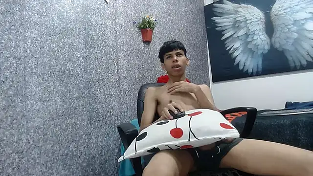 Snapshot of sexyboys_cutex18 chatting on 10.20.25 sexyboys cutex18 online show from 10.20.25