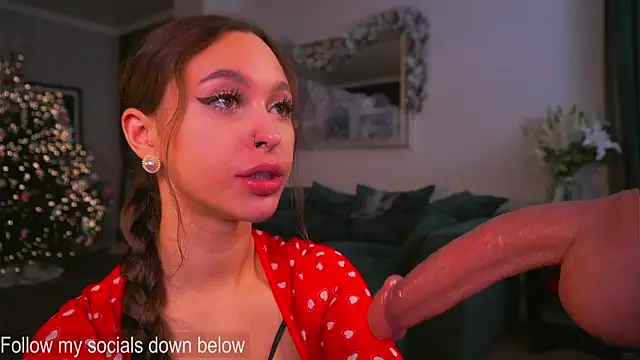 karolineneuer  online show from 12.02.25