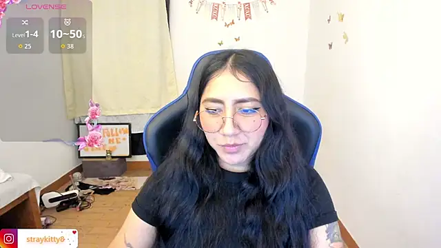 LoveLyy- online show from 06.23.26