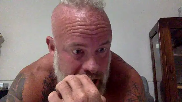Snapshot of Muscledick40 chatting on 06.30.26 Muscledick40 online show from 06.30.26