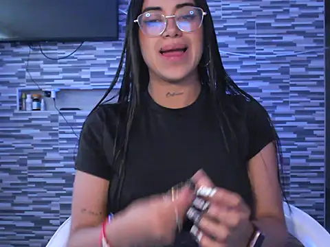 Snapshot of Carla_Bennett__ chatting on 10.23.25 Carla Bennett   online show from 10.23.25