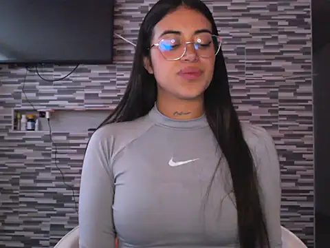 Snapshot of Carla_Bennett__ chatting on 10.28.25 Carla Bennett   online show from 10.28.25