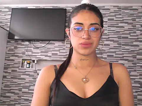 Snapshot of Carla_Bennett__ chatting on 10.30.25 Carla Bennett   online show from 10.30.25