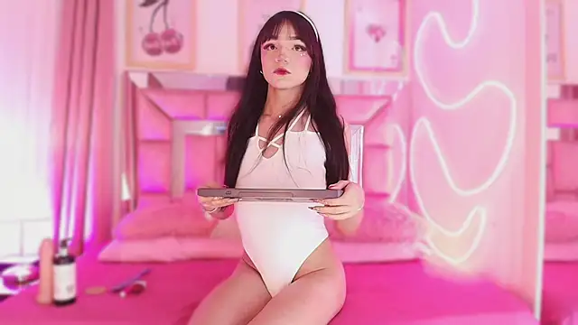 Nefera Noxx online show from 12.23.25