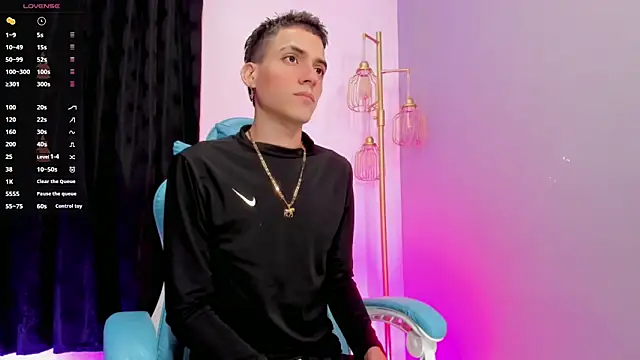 Snapshot of lopez_and_jesus chatting on 10.17.25 lopez and jesus online show from 10.17.25