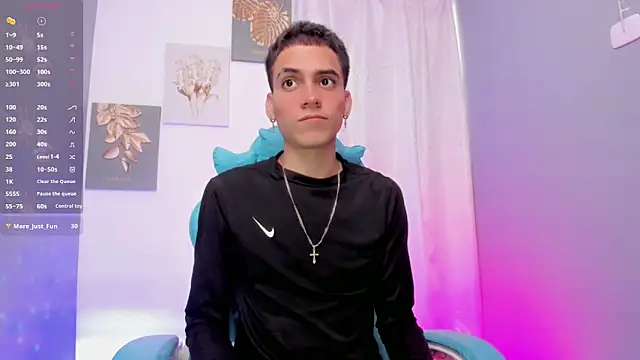 Snapshot of lopez_and_jesus chatting on 10.22.25 lopez and jesus online show from 10.22.25