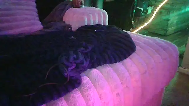 nvthvn555 online show from 10.27.25