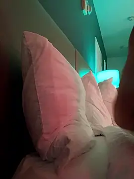 nvthvn555 online show from 10.31.25