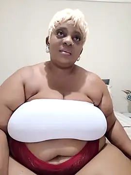 BustyBoobsxXx999 online show from 10.23.25