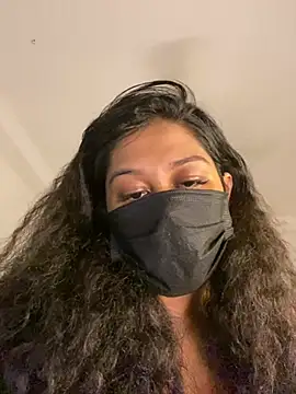 Monica  Bellucci   online show from 02.28.26