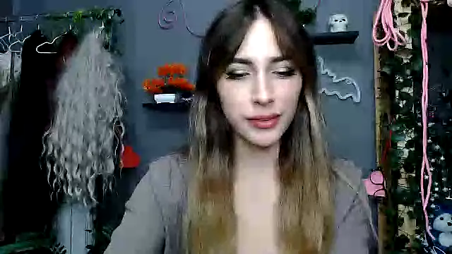 Snapshot of Walleriana chatting on 10.14.25 Walleriana online show from 10.14.25