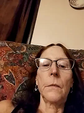 Snapshot of Spicylady1234 chatting on 12.18.25 Spicylady1234 online show from 12.18.25