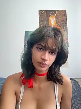 Snapshot of sukulaurens chatting on 06.16.26 sukulaurens online show from 06.16.26