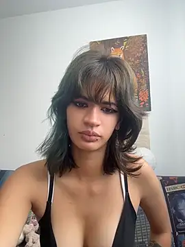 Snapshot of sukulaurens chatting on 06.18.26 sukulaurens online show from 06.18.26