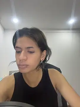 Snapshot of sukulaurens chatting on 07.25.26 sukulaurens online show from 07.25.26
