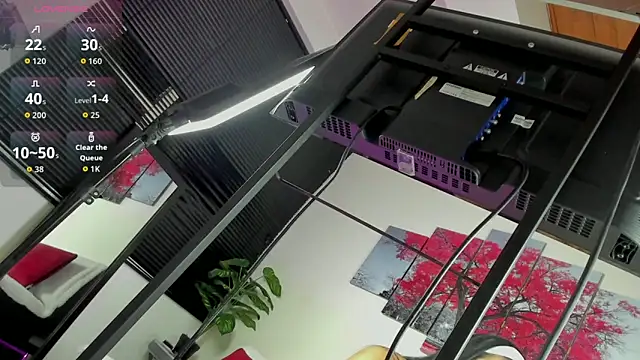 Snapshot of Charlote_Ross chatting on 10.15.25 Charlote Ross online show from 10.15.25