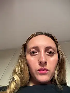 Snapshot of Mia_dca chatting on 11.20.25 Mia dca online show from 11.20.25