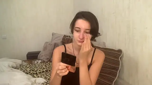 Snapshot of KyungSwaners chatting on 10.08.25 KyungSwaners online show from 10.08.25