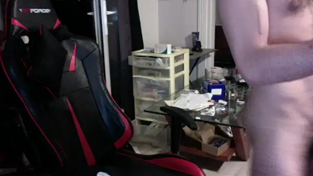 Snapshot of Liroow chatting on 03.24.26 Liroow online show from 03.24.26