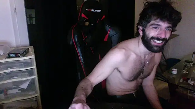 Snapshot of Liroow chatting on 04.02.26 Liroow online show from 04.02.26