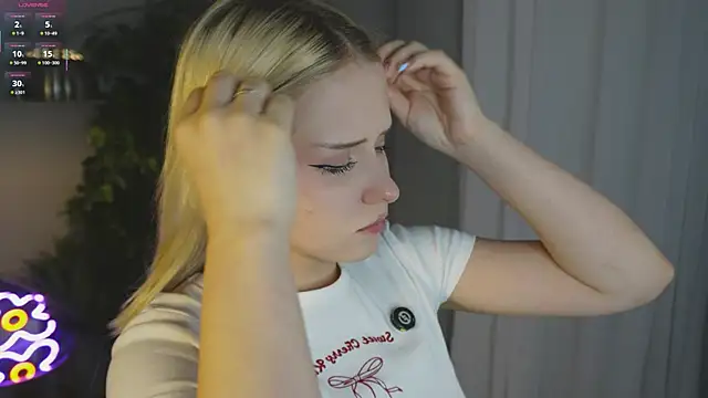 Mol l y online show from 10.17.25