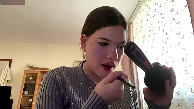 AlmetaBradicich online show from 10.15.25