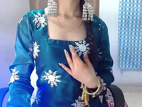 Snapshot of Roiseeee chatting on 02.19.26 Roiseeee online show from 02.19.26