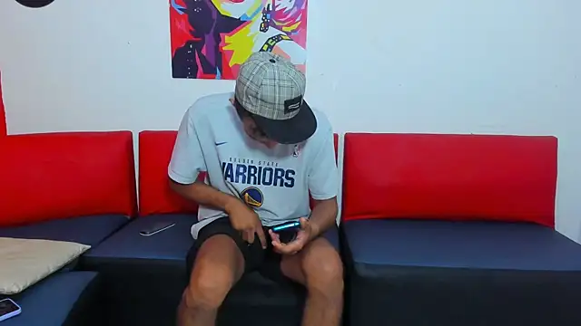 Snapshot of Lindaprincedemon chatting on 10.23.25 Lindaprincedemon online show from 10.23.25