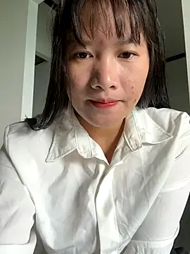 Snapshot of TrangNemo chatting on 10.26.25 TrangNemo online show from 10.26.25