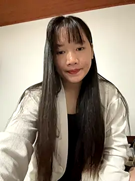 Snapshot of TrangNemo chatting on 11.03.25 TrangNemo online show from 11.03.25