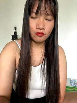 Snapshot of TrangNemo chatting on 11.07.25 TrangNemo online show from 11.07.25