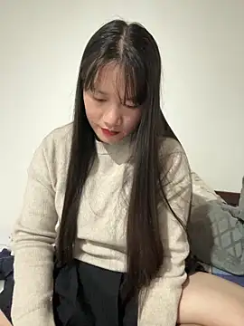 Snapshot of TrangNemo chatting on 11.12.25 TrangNemo online show from 11.12.25
