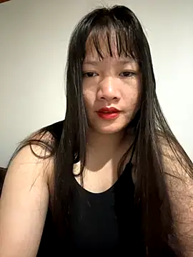 Snapshot of TrangNemo chatting on 12.02.25 TrangNemo online show from 12.02.25