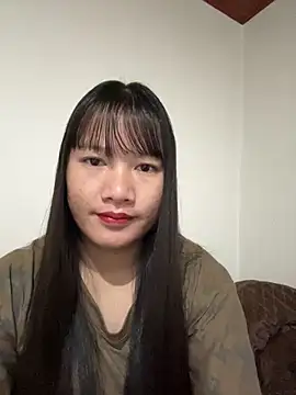Snapshot of TrangNemo chatting on 12.17.25 TrangNemo online show from 12.17.25