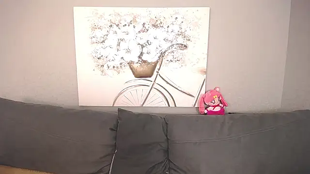 Evarey  online show from 11.04.25