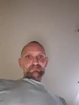 Snapshot of Remello1 chatting on 10.24.25 Remello1 online show from 10.24.25