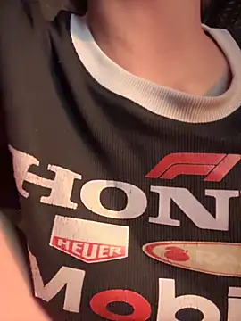 Snapshot of Queentaraf999 chatting on 10.17.25 Queentaraf999 online show from 10.17.25