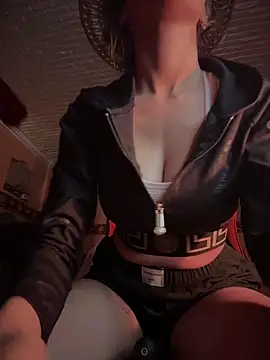 Snapshot of Queentaraf999 chatting on 10.20.25 Queentaraf999 online show from 10.20.25