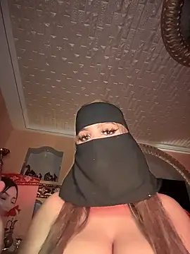 Snapshot of Queentaraf999 chatting on 10.22.25 Queentaraf999 online show from 10.22.25