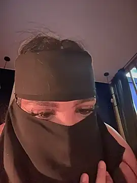 Snapshot of Queentaraf999 chatting on 10.25.25 Queentaraf999 online show from 10.25.25