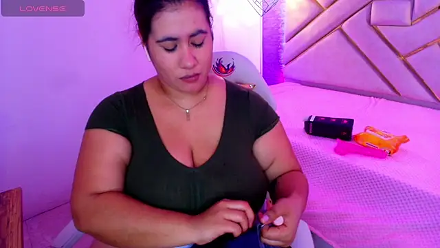 Addyy 02 online show from 10.16.25