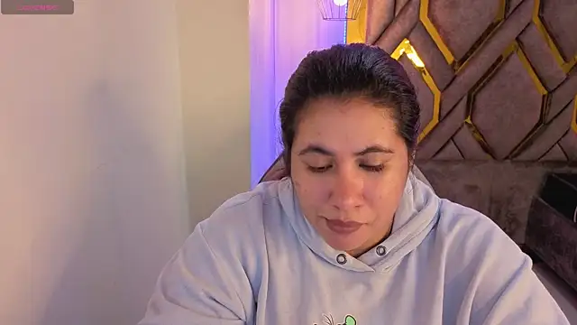 Addyy 02 online show from 11.21.25