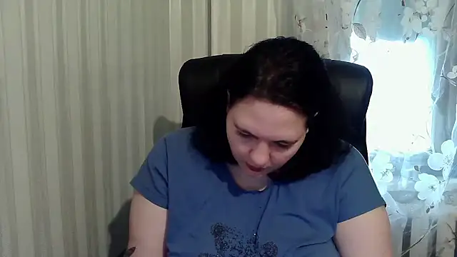 XLisaBlueXs  online show from 10.21.25