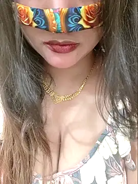 Snapshot of Beauty_Queen_Soniya chatting on 04.22.26 Beauty Queen Soniya online show from 04.22.26