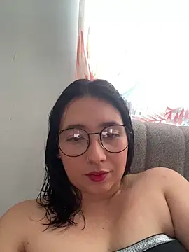 Snapshot of Dulce-1234 chatting on 10.22.25 Dulce-1234 online show from 10.22.25